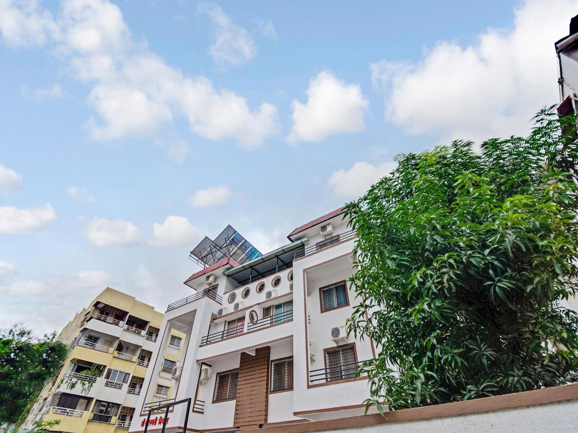 Super Hotel O Saraswati Niwas Vadgaon Budruk Pune Exterior photo